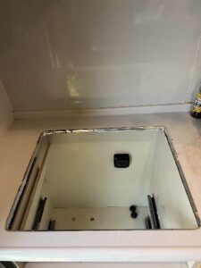 IHクッキングヒーター施工中