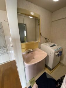 洗面化粧台施工前