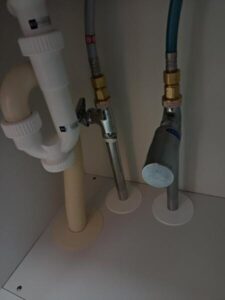 給水管、給湯管配管施工中