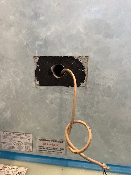 浴室用リモコン施工中