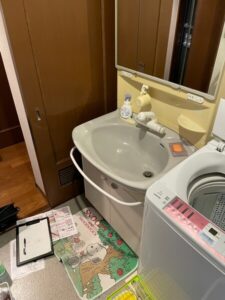洗面化粧台施工前