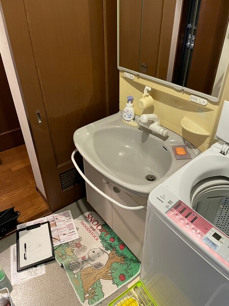 洗面化粧台施工前