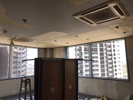 内装施工中