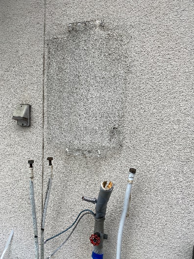 給湯器施工中