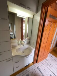 洗面化粧台施工前
