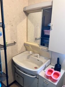 洗面化粧台施工前
