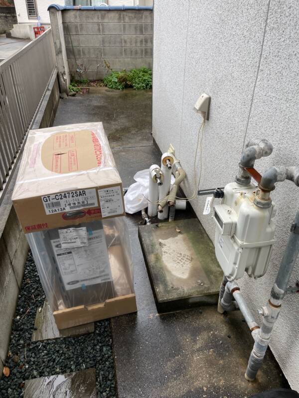 ガス給湯器施工中