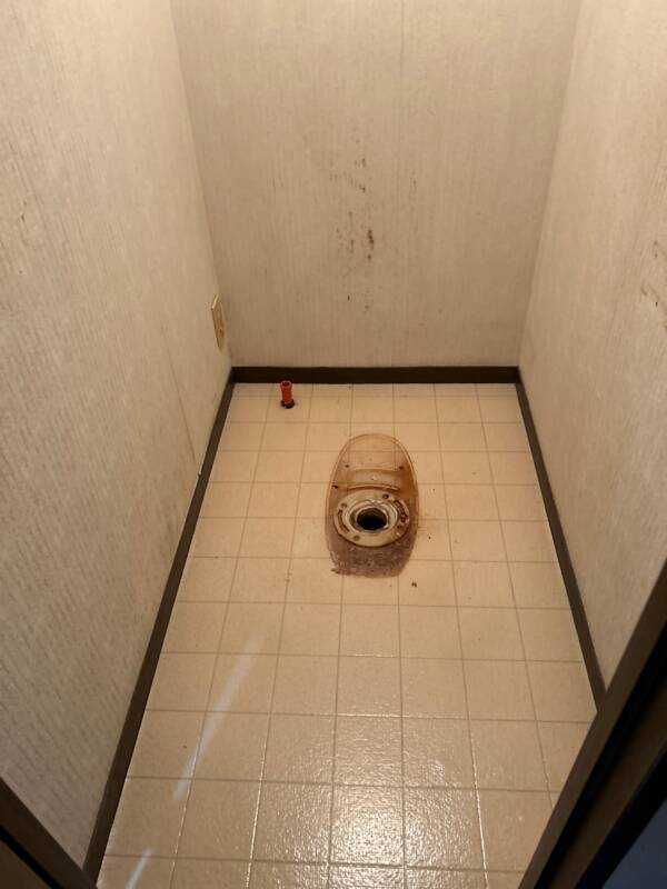 トイレ取外し状況